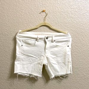 American Eagle shorts white